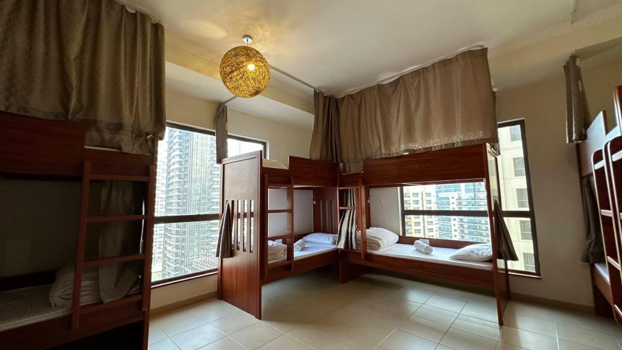 Route 66 Beach Hostel Dubai Eksteriør billede