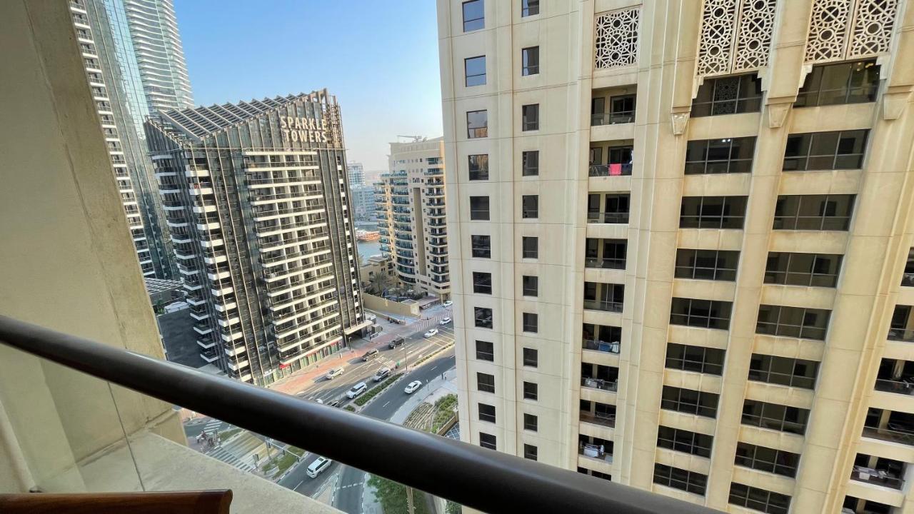Route 66 Beach Hostel Dubai Eksteriør billede